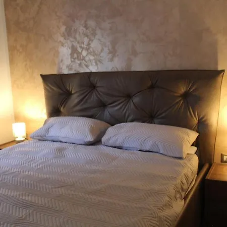 Avernus House Holiday home *